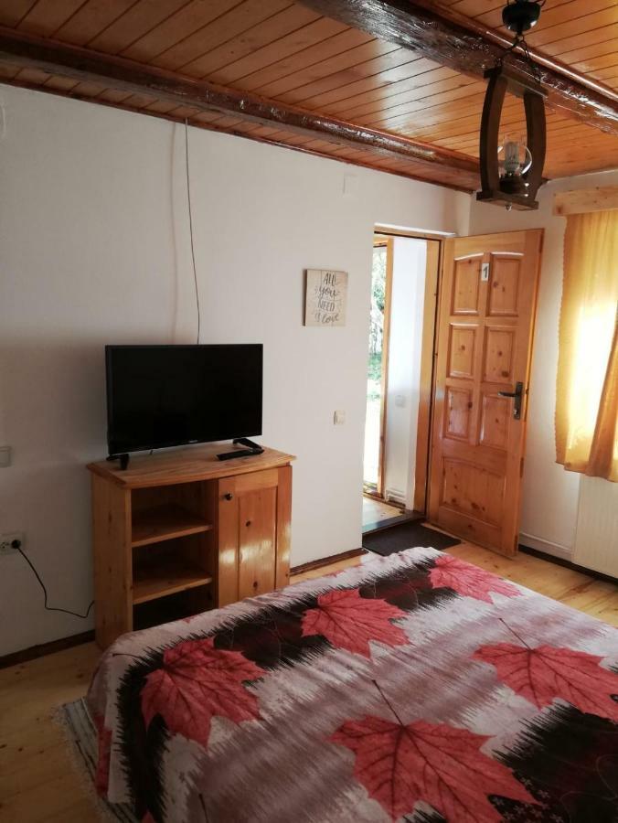 Rustic Rooms Risnov Bagian luar foto